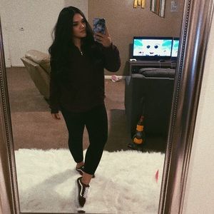 Meet your Posher, Daniela